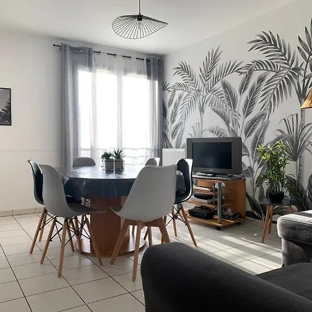 Apartment Disney, Sunny Comfortable 2 Bedrooms Family Apartment, 8 Pers, Wifi, Netflix *
